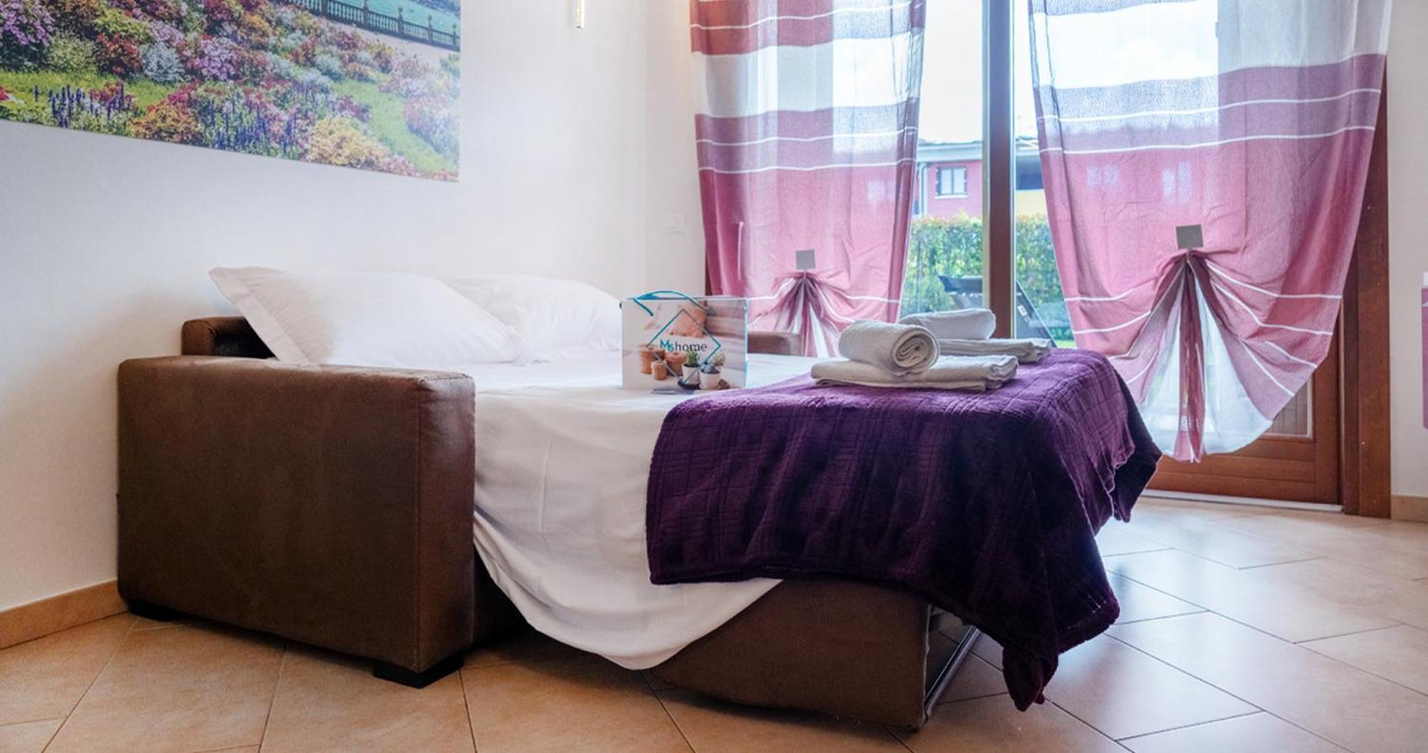 Oleandro Apartment - Featuring A Private Garden And Access To 5 Pools Desenzano del Garda Exterior foto